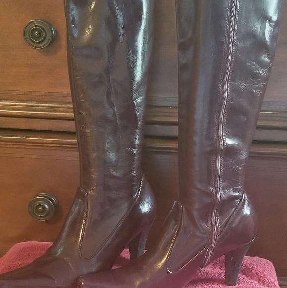 Shoes - Burgundy knee boots